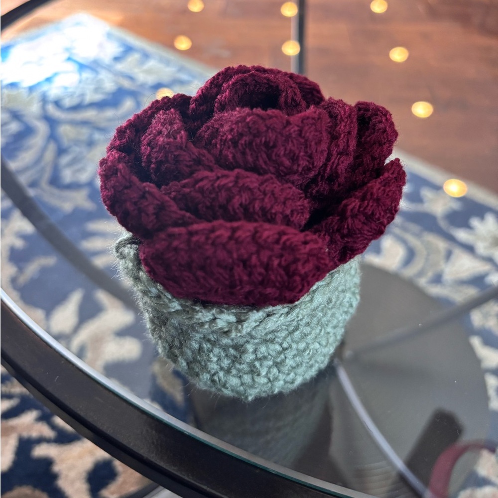 🌹SET Of Six Handcrafted Crochet Heart Shaped Coasters In Basket🌹